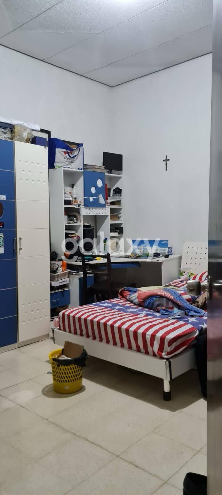Rumah Wisma Mukti Surabaya 1 Lantai Hadap Utara