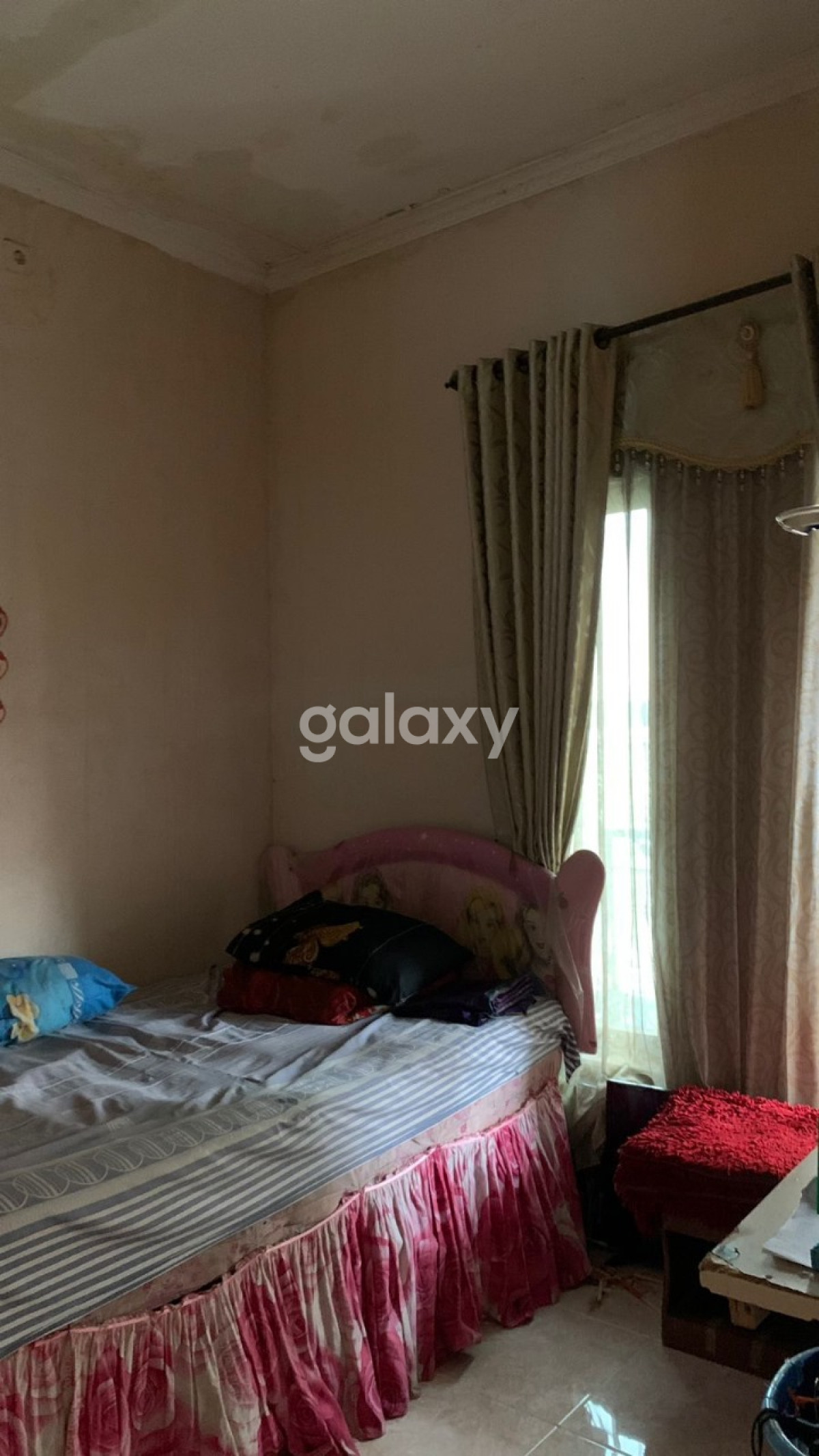 Rumah 3 Lantai Setro Baru