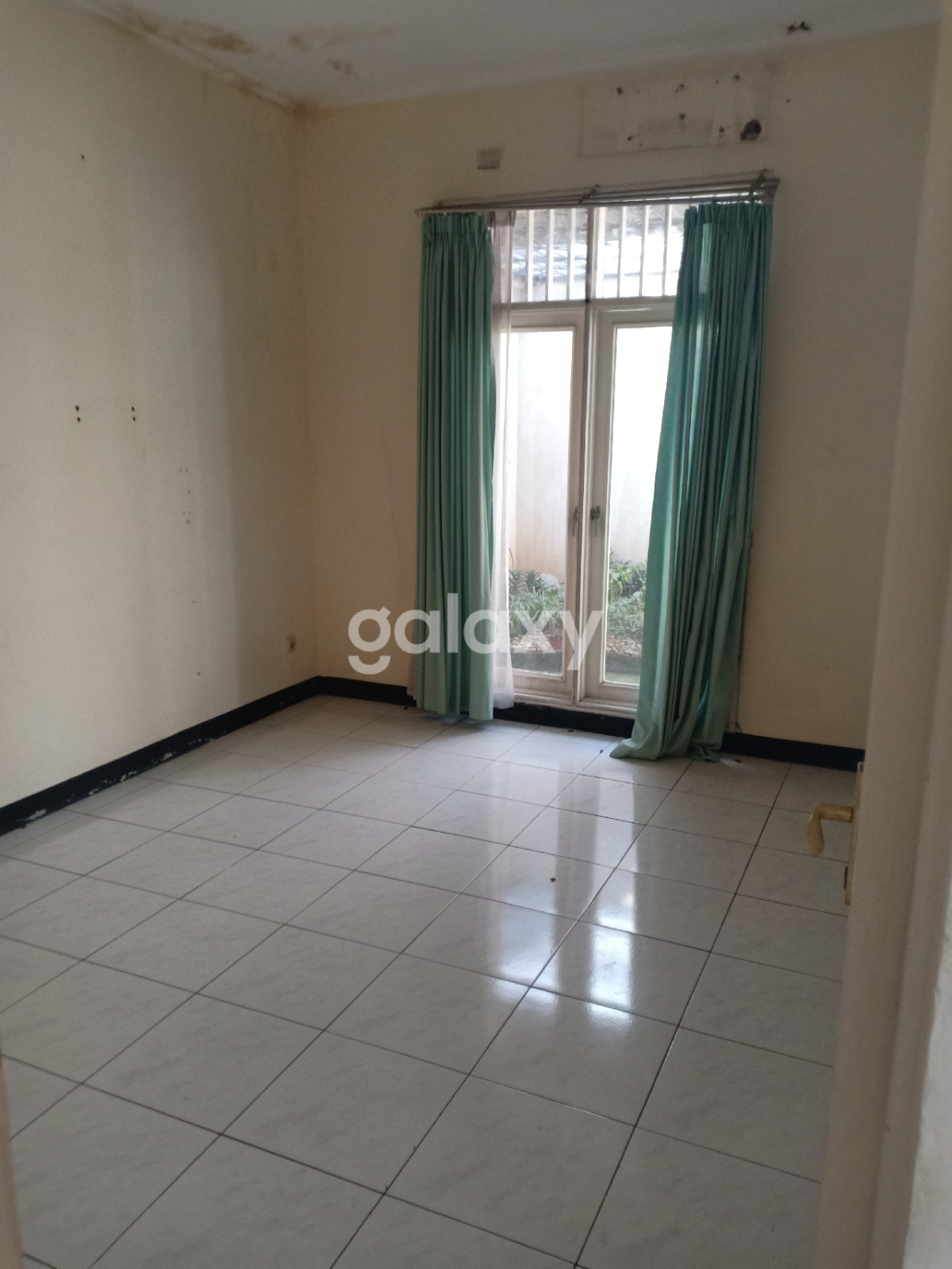 Sewa cepat rumah besar harga murah jl kembar Citraland Surabaya