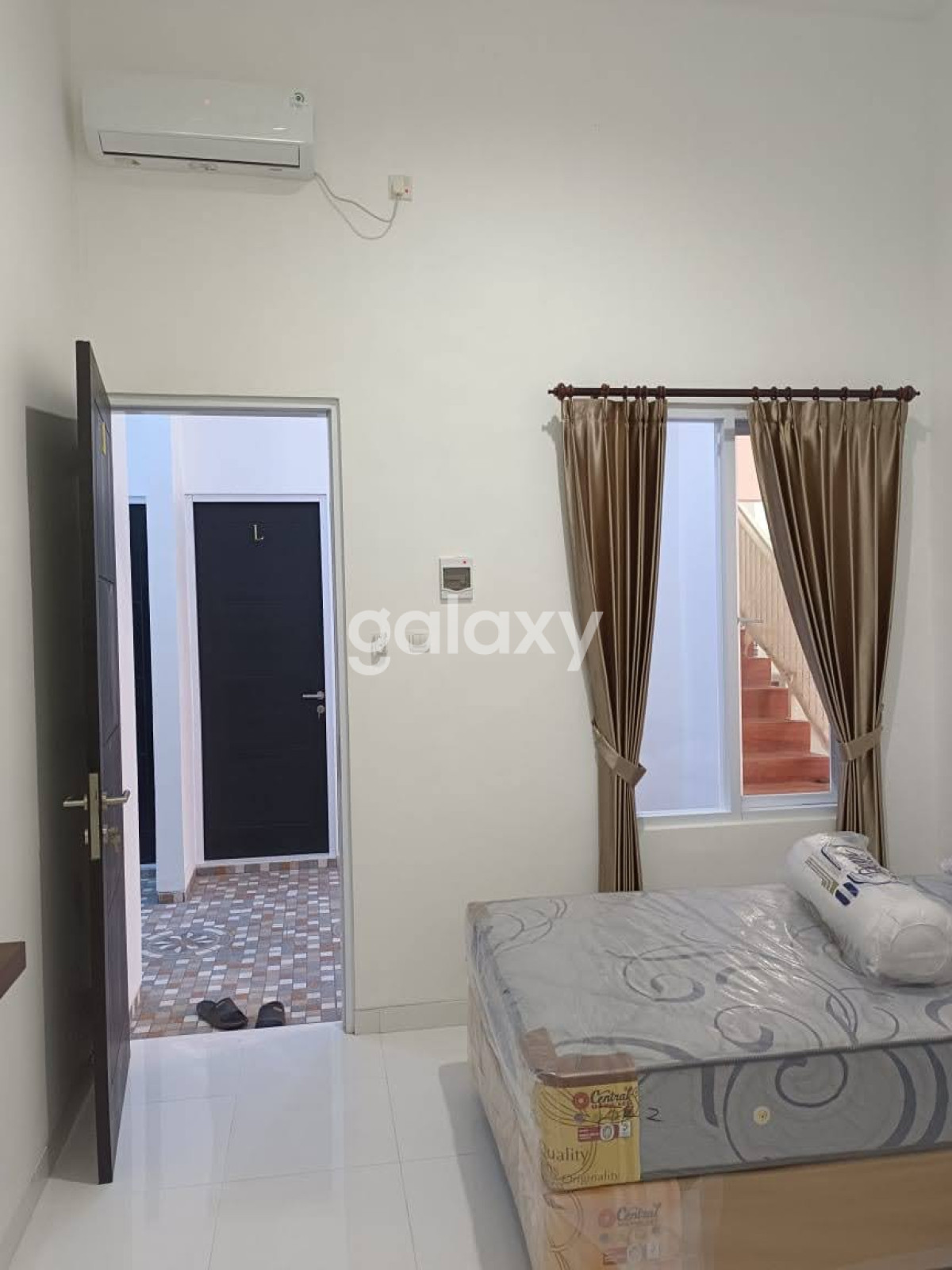 JUAL RUMAH KOS BARU GRESS FASILITAS LENGKAP RAYA KUTISARI DEKAT PETRA