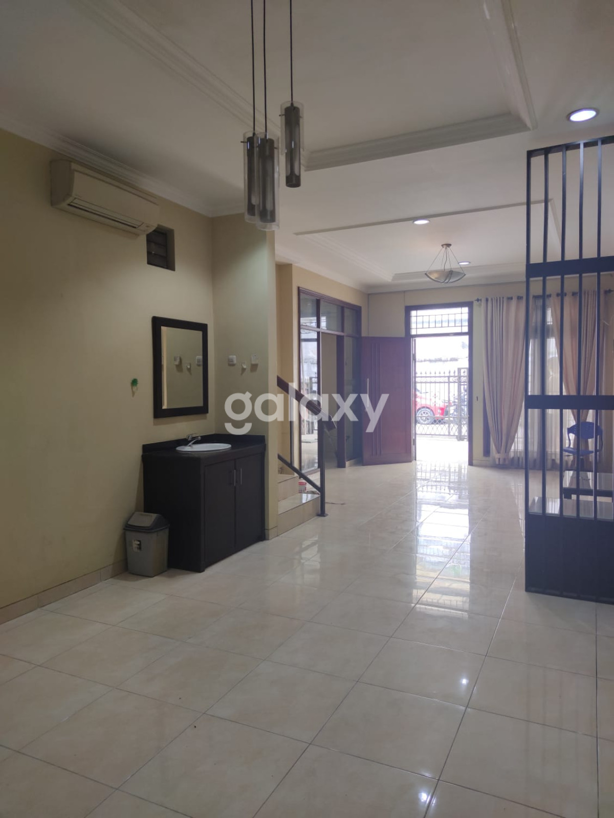 Rumah Taman Ratu Indah Jakarta Barat Hadap Barat Kondisi Rumah Baru di Renovasi