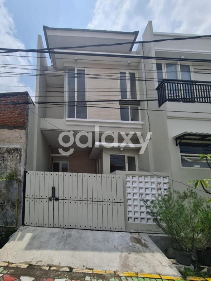 Rumah Rungkut Menanggal  Baru Gress 2 Lantai
