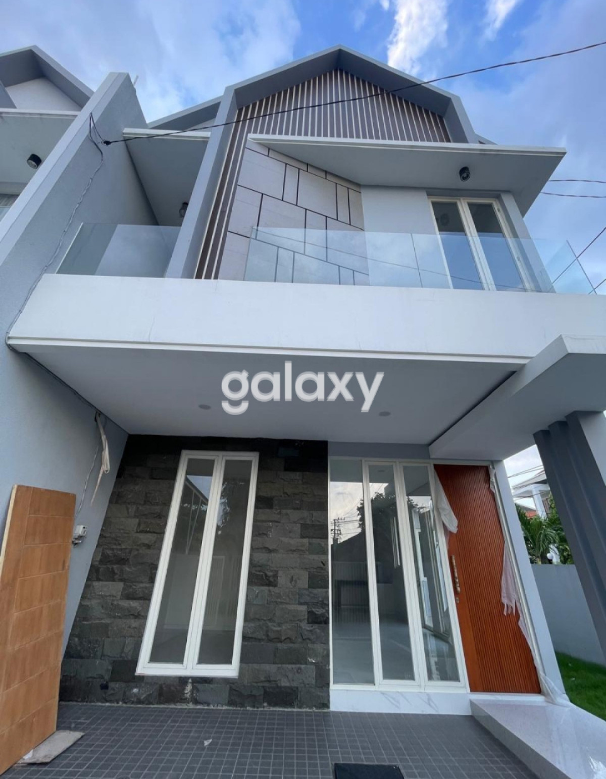 JUAL RUMAH BARU MODERN MINIMALIS 2  LANTAI HOOK MANYAR TIRTOYOSO