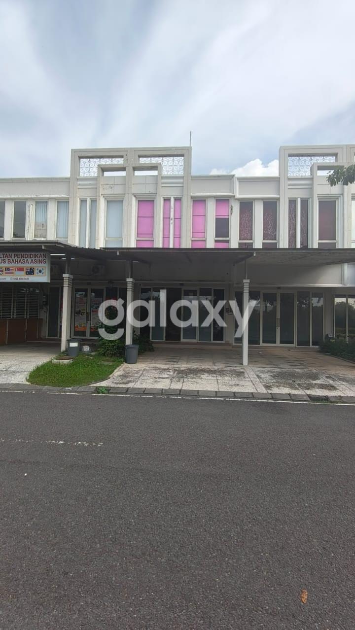 Ruko Bizhome  Pakuwon City  Dekat dengan Hokky Supermarket