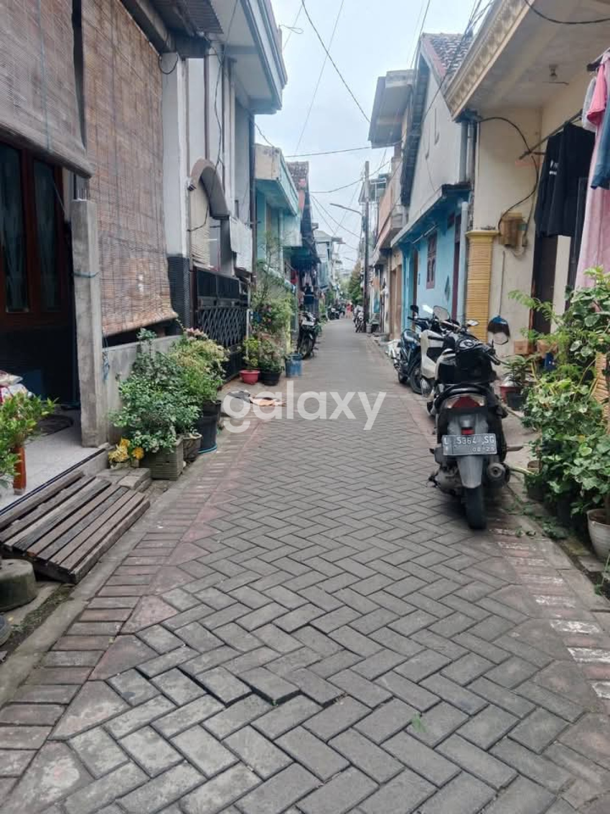 Rumah 2 Lantai Sememi Jaya