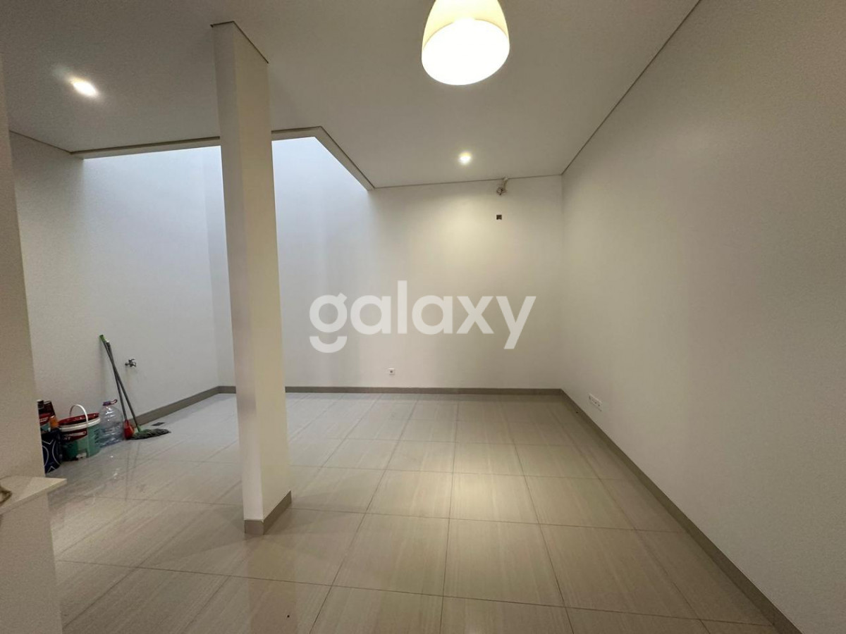 Rumah 2.5 lantai di Kelapa Lilin Kelapa Gading
