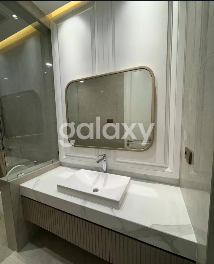 Rumah Galaxy Bumi Permai Cluster Araya 1 Surabaya 2,5 Lantai Semi Furnish