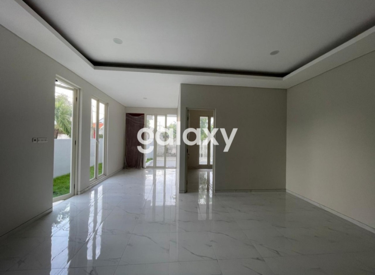 JUAL RUMAH BARU MODERN MINIMALIS 2  LANTAI HOOK MANYAR TIRTOYOSO