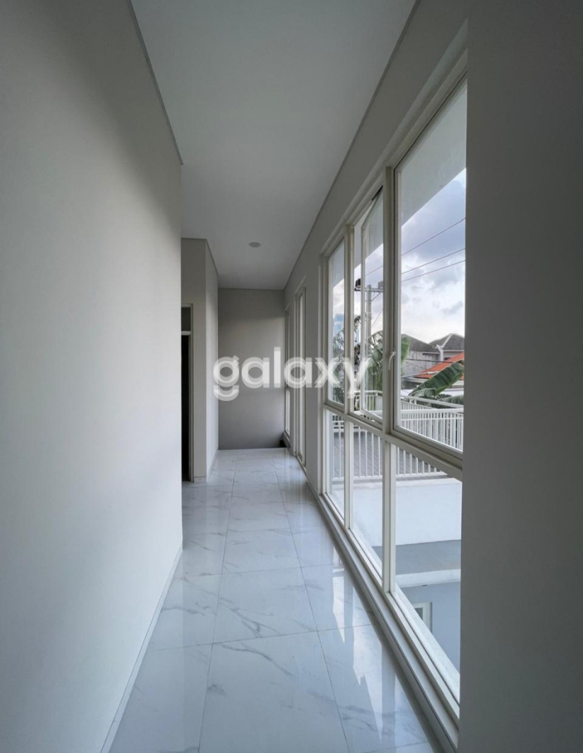 JUAL RUMAH BARU MODERN MINIMALIS 2  LANTAI HOOK MANYAR TIRTOYOSO